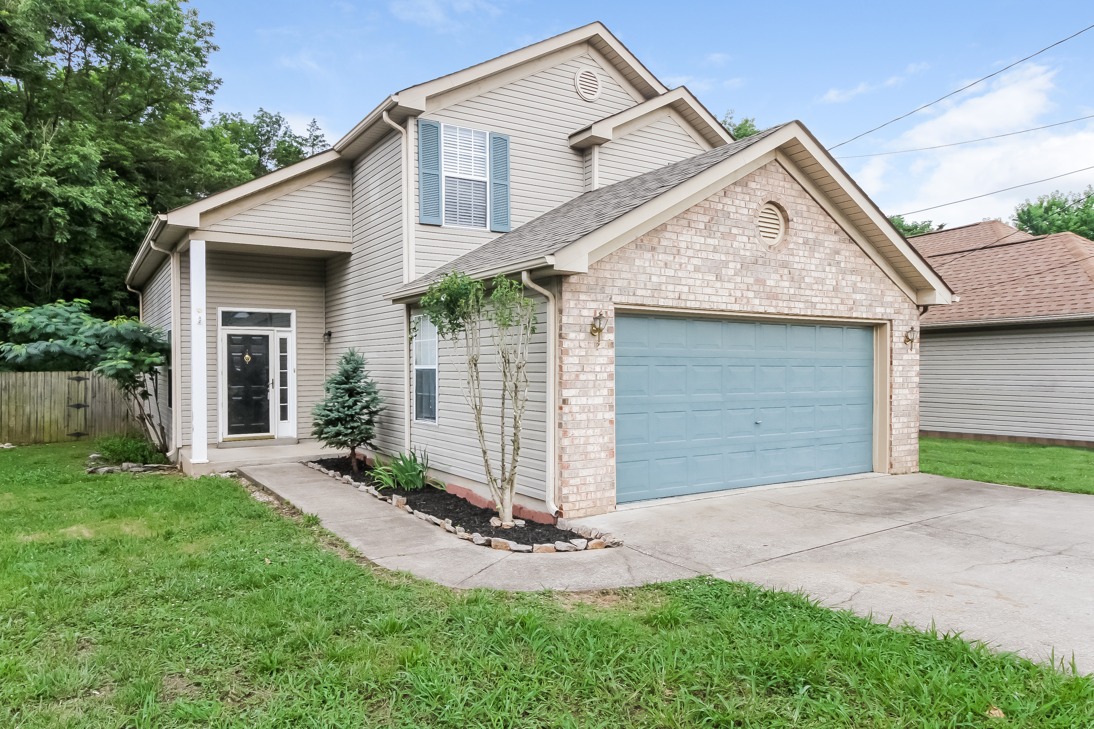 4424 Stoneview Dr Antioch, TN 37013